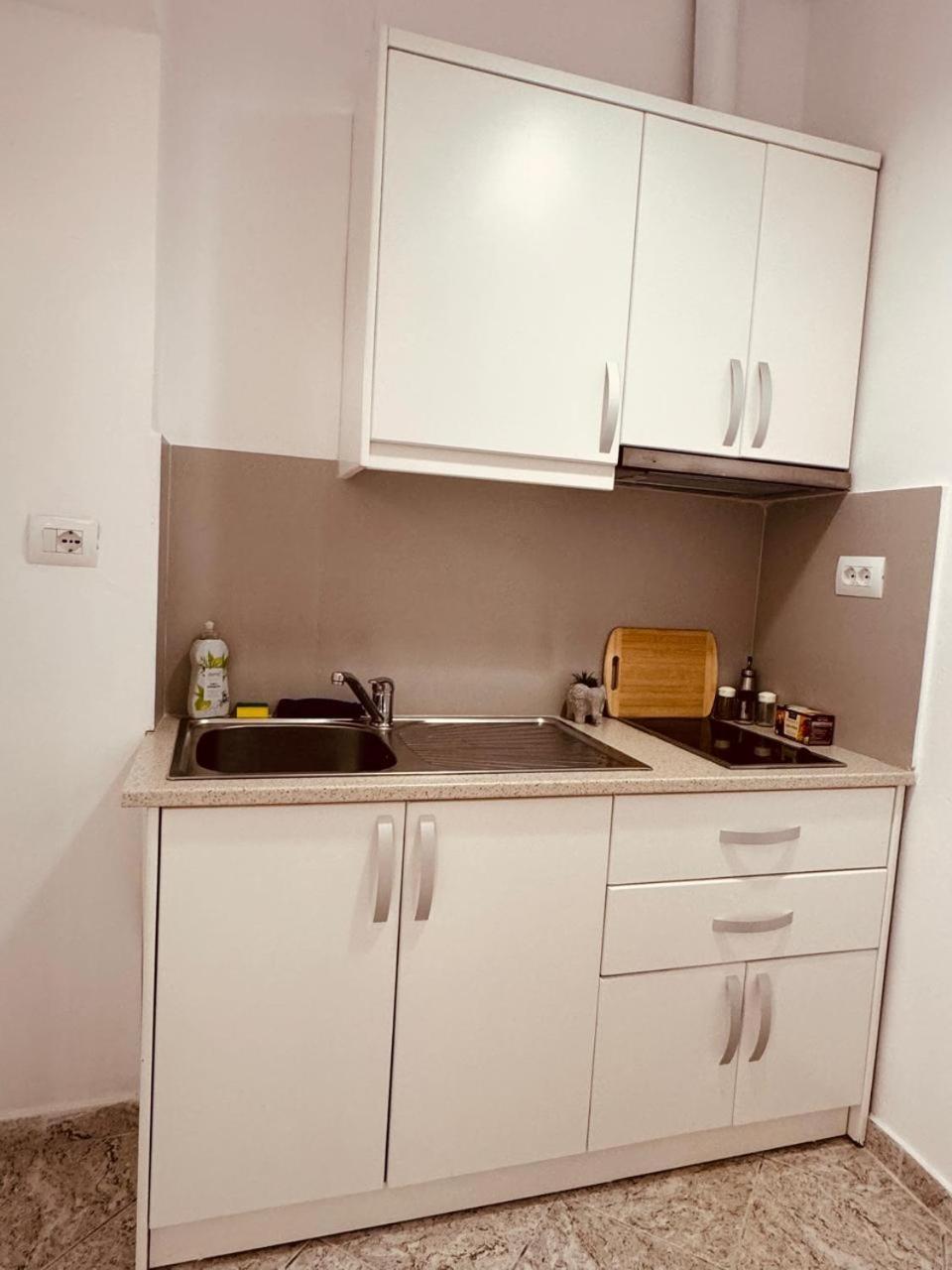 Orfeu Apartments Ksamil Esterno foto