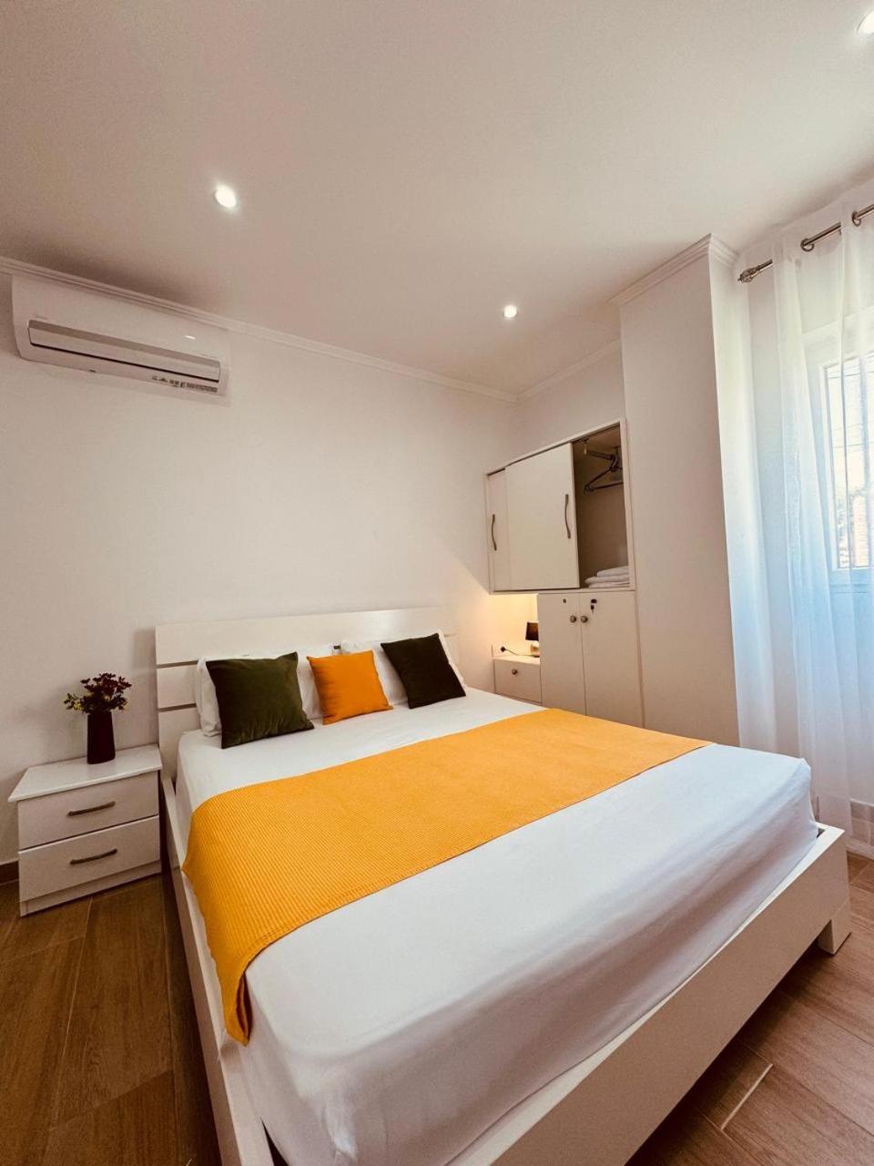 Orfeu Apartments Ksamil Esterno foto