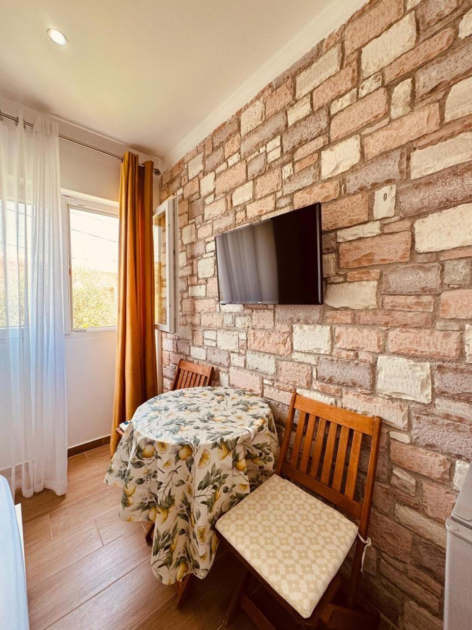 Orfeu Apartments Ksamil Esterno foto
