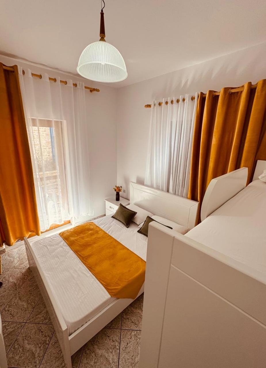 Orfeu Apartments Ksamil Esterno foto