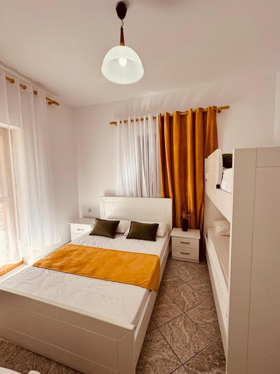Orfeu Apartments Ksamil Esterno foto