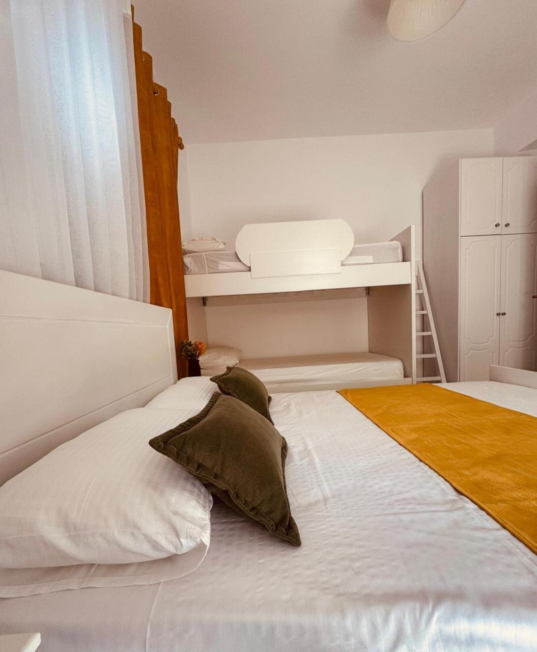 Orfeu Apartments Ksamil Esterno foto