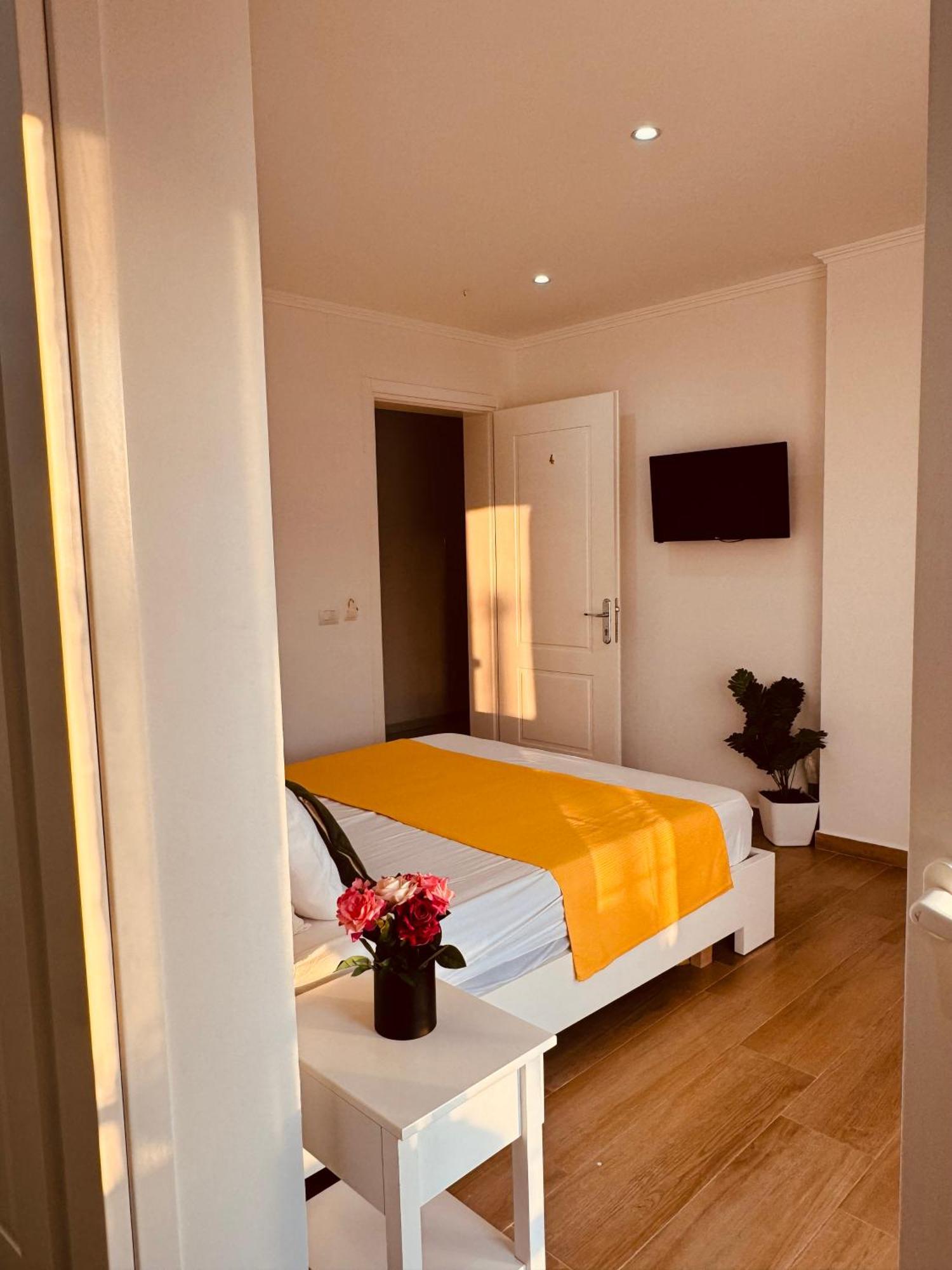 Orfeu Apartments Ksamil Esterno foto