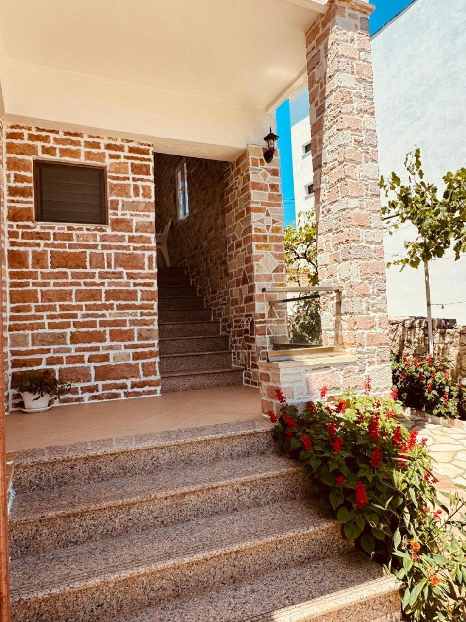 Orfeu Apartments Ksamil Esterno foto
